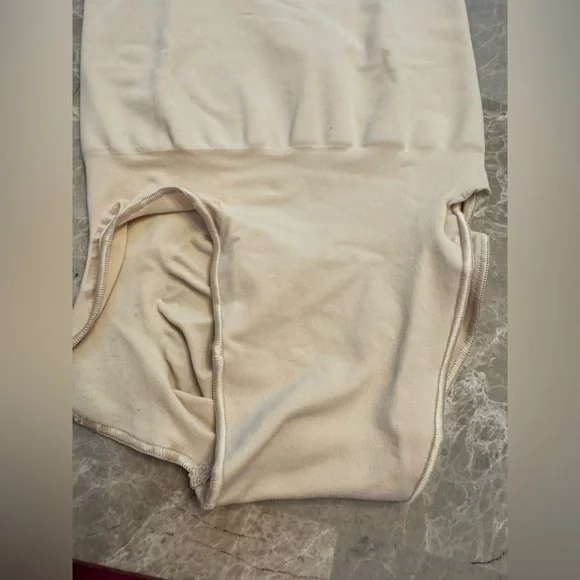 SKIMS CORE CONTROL
HIGH-WAISTED BRIEF - Picture 5 of 12